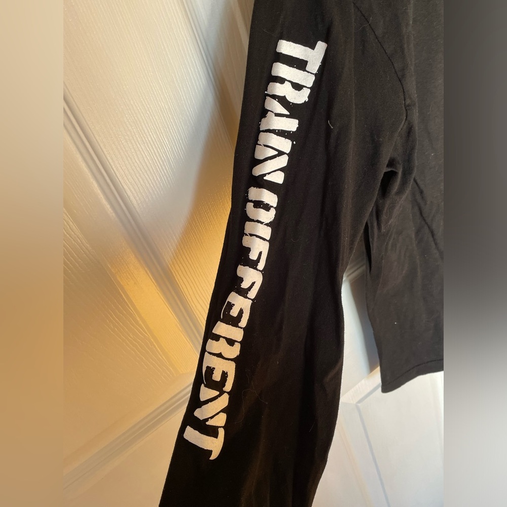 UFC GYM LONG SLEEVE - Picture 3 of 4